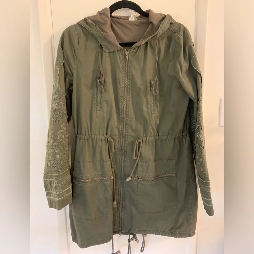 Monoreno Olive Utility Jacket with Embroidery - Picture 7 of 7